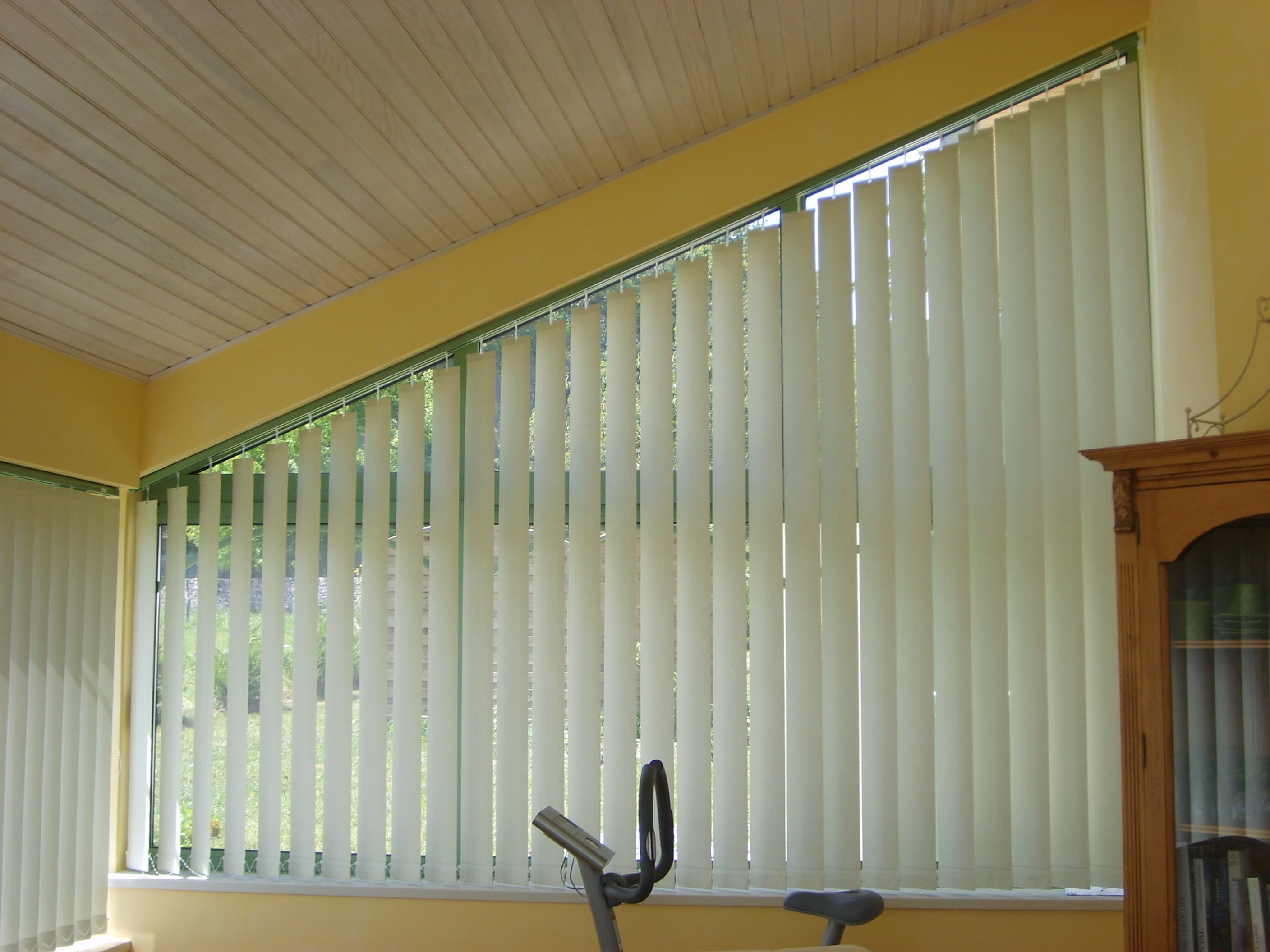 Store anti-chaleur à bandes verticales